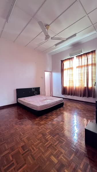 Rumah Banglo untuk Disewa di Taman Rasah Kemayan (Rasah) - Nicky Chua - Bedroom - PropertyGuru.com.my
