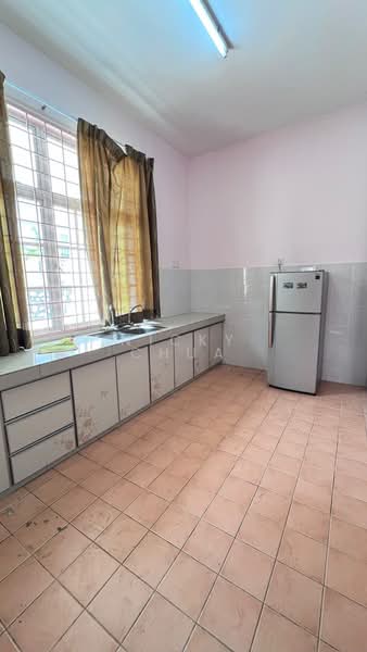 Rumah Banglo untuk Disewa di Taman Rasah Kemayan (Rasah) - Nicky Chua - Kitchen - PropertyGuru.com.my