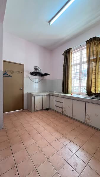 Rumah Banglo untuk Disewa di Taman Rasah Kemayan (Rasah) - Nicky Chua - Kitchen - PropertyGuru.com.my