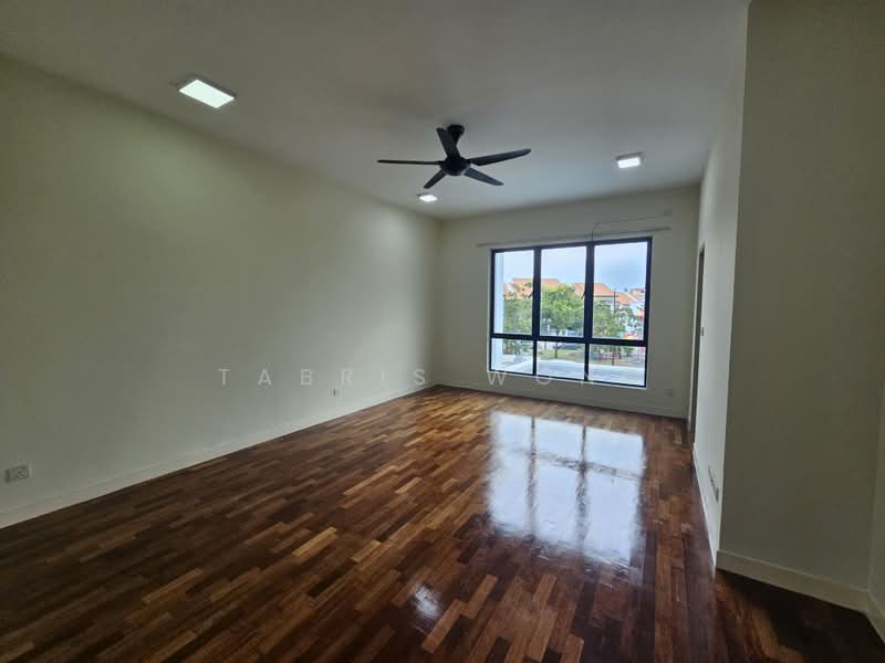 Rumah Teres 2 Tingkat untuk Disewa di Alam Impian (Shah Alam) - Tabris Wong - Living Room - PropertyGuru.com.my