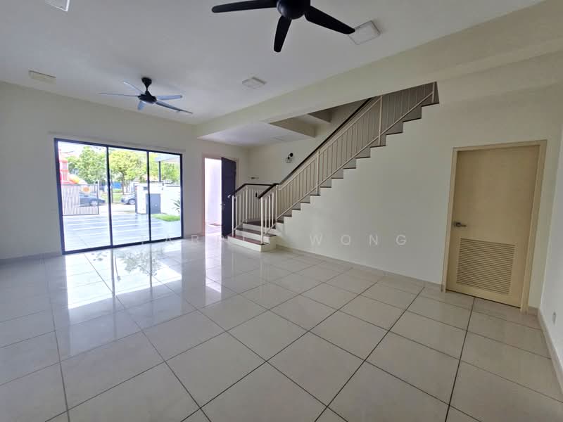 Rumah Teres 2 Tingkat untuk Disewa di Alam Impian (Shah Alam) - Tabris Wong - Living Room - PropertyGuru.com.my