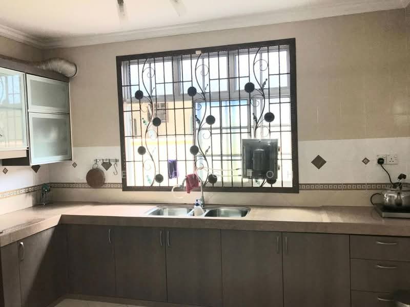 Rumah Berkembar untuk Dijual di Taman Pelangi Indah (Ulu Tiram) - Ee Fong Toh - Kitchen - PropertyGuru.com.my