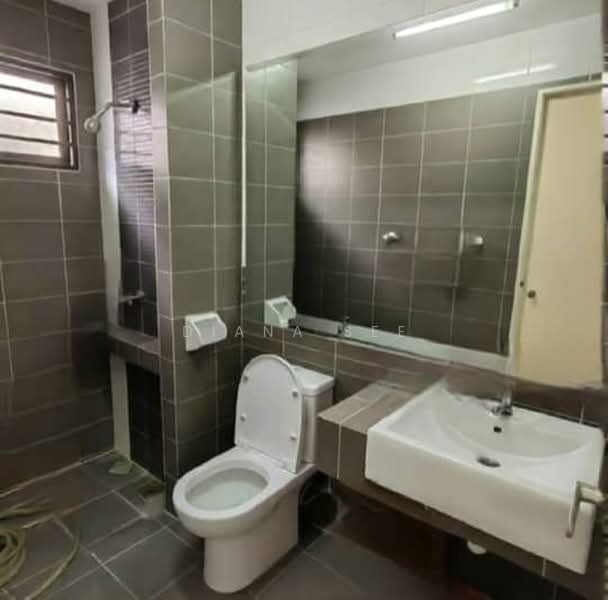 Rumah Teres 2 Tingkat untuk Disewa di Bukit Raja (Selangor) - Diana See - Bathroom - PropertyGuru.com.my