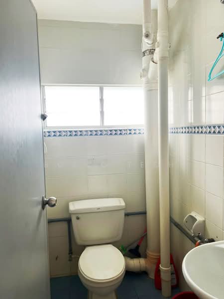 Pangsapuri untuk Disewa di Taman Kristal - Bosco Teoh - Bathroom - PropertyGuru.com.my