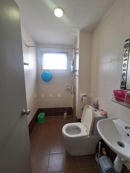 Kondominium untuk Dijual di Astana Lumayan - Sean Loo - Bathroom - PropertyGuru.com.my