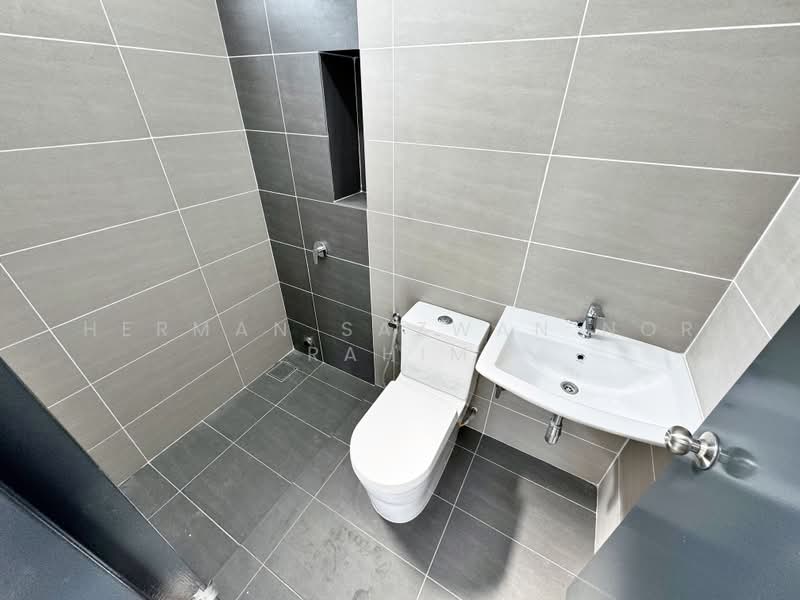 2-storey Terraced House for Sale in Alam Sari (Bangi) - Herman Sazwan Nor Rahim - Bathroom - PropertyGuru.com.my