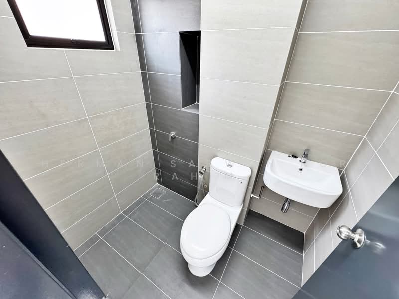 2-storey Terraced House for Sale in Alam Sari (Bangi) - Herman Sazwan Nor Rahim - Bathroom - PropertyGuru.com.my