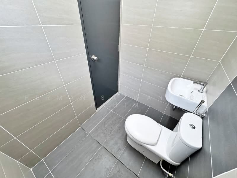 2-storey Terraced House for Sale in Alam Sari (Bangi) - Herman Sazwan Nor Rahim - Bathroom - PropertyGuru.com.my