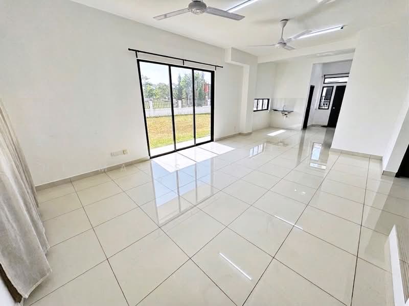 2-storey Terraced House for Sale in Alam Sari (Bangi) - Herman Sazwan Nor Rahim - Living Room - PropertyGuru.com.my