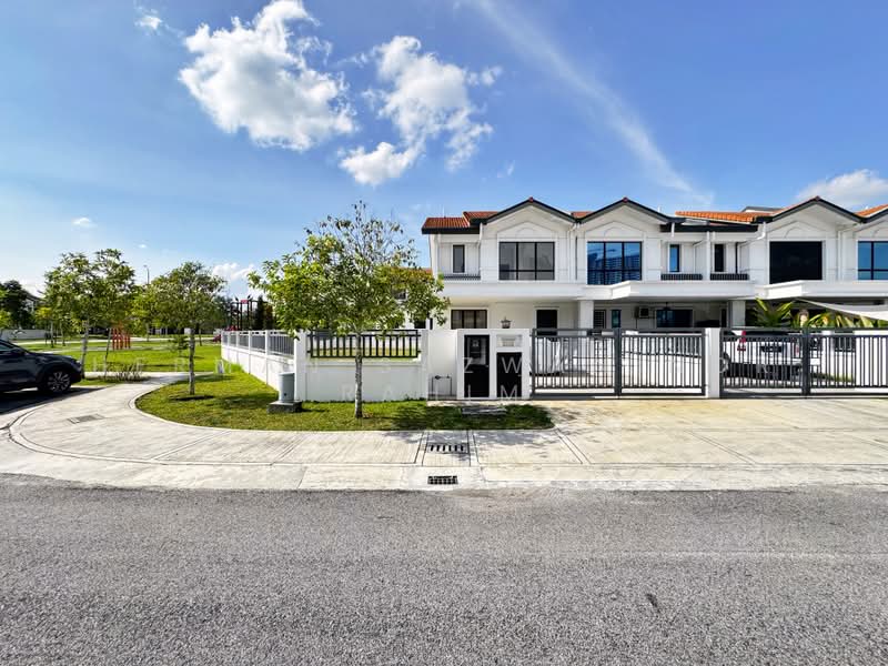 2-storey Terraced House for Sale in Alam Sari (Bangi) - Herman Sazwan Nor Rahim - Exterior - PropertyGuru.com.my