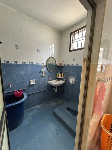 Rumah Teres 2 Tingkat untuk Dijual di Taman Setia Indah (Tebrau) - Jayden Ng - Bathroom - PropertyGuru.com.my