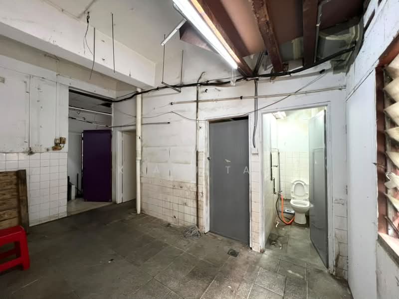 Shop for Rent in Bangsar (Kuala Lumpur) - Keanu Tan - Bathroom - PropertyGuru.com.my