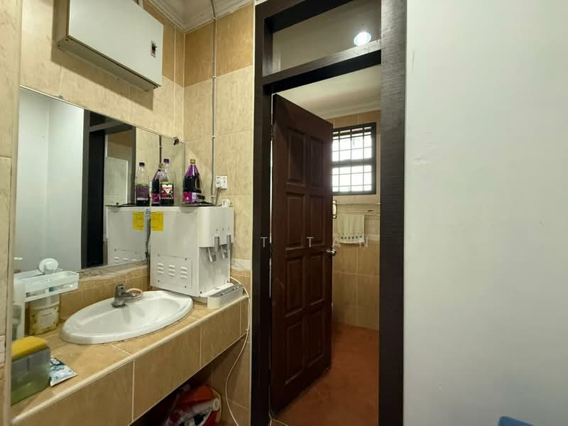 Rumah Banglo untuk Dijual di Taman Bukit Rinting (Masai) - Kent Tan - Bathroom - PropertyGuru.com.my