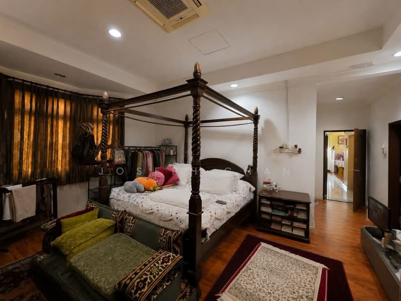 Bungalow for Sale in Seksyen 8 (Shah Alam) - Joseph Chan - Bedroom - PropertyGuru.com.my