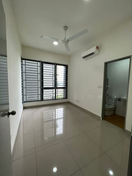 Servis Apartment untuk Dijual di Ayuman Suites - Yanny Siow - Bedroom - PropertyGuru.com.my