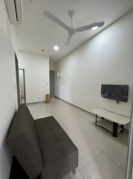 Servis Apartment untuk Dijual di Ayuman Suites - Yanny Siow - Living Room - PropertyGuru.com.my