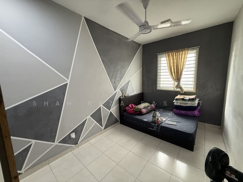 Apartment for Sale at Asteria - SHAH REZA SASMAT - masterbed room - PropertyGuru.com.my