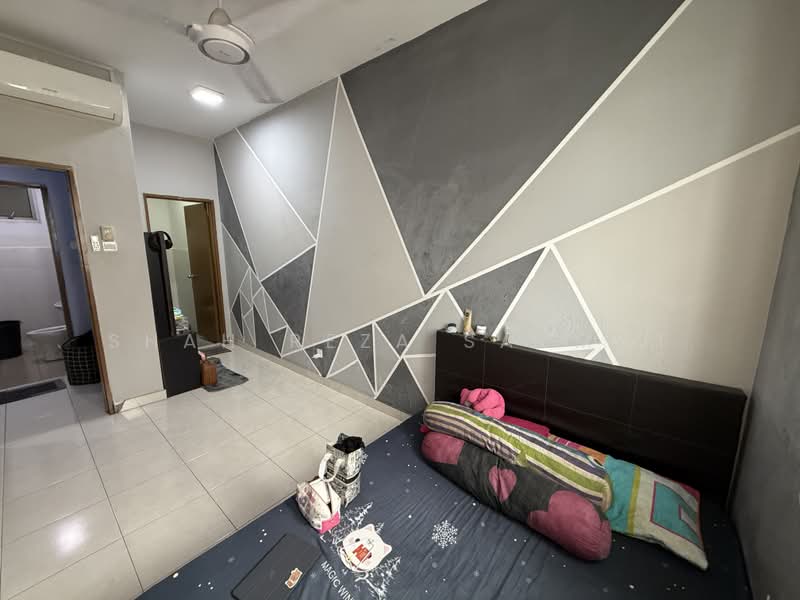 Apartment for Sale at Asteria - SHAH REZA SASMAT - masterbed room - PropertyGuru.com.my