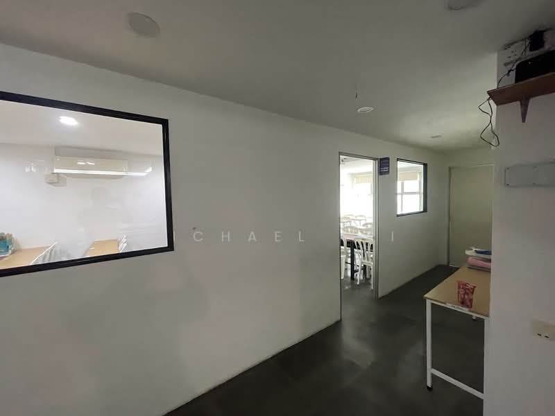 Shop / Office for Sale in Taman Kuchai (Jalan Klang Lama (Old Klang Road)) - Michael Kei - Corridor - PropertyGuru.com.my