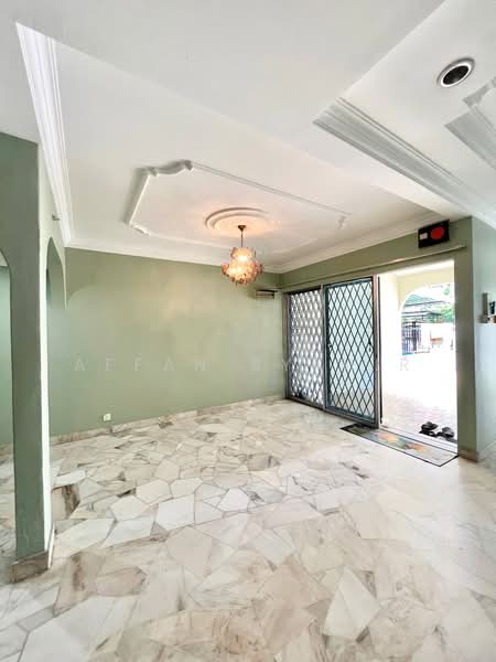 2-storey Terraced House for Sale in Taman Cempaka (Ampang) - Affan Syahir - Living Room - PropertyGuru.com.my