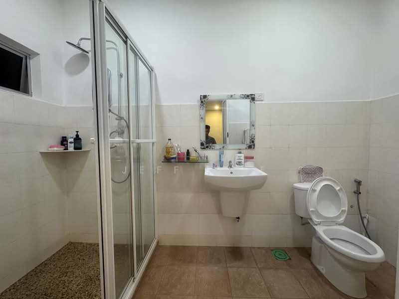 Rumah Teres 2 Tingkat untuk Dijual di Taman Pelangi (Johor Bahru) - Jeff Shee - Bathroom - PropertyGuru.com.my