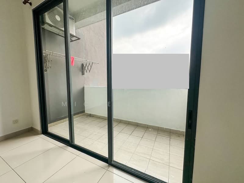 Kondominium untuk Dijual di Riverdale @ Usj One Park - Michelle Ng - Balcony - PropertyGuru.com.my