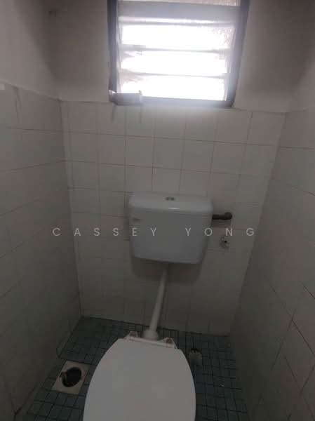 Flat for Sale at Desa Sri Puteri - Cassey Yong - Bathroom - PropertyGuru.com.my
