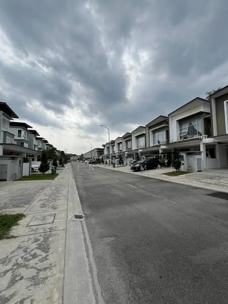 Rumah Berkembar untuk Dijual di Tropicana Heights (Kajang) - Fatin Ismail - Exterior - PropertyGuru.com.my