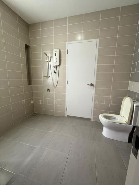 Rumah Berkembar untuk Dijual di Tropicana Heights (Kajang) - Fatin Ismail - Bathroom - PropertyGuru.com.my