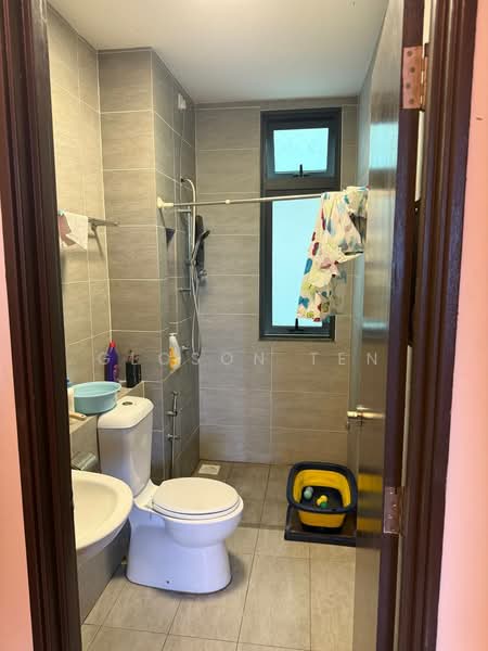 Service Residence for Sale at 8Scape Residence @ Sutera - Gloson Ten - Bathroom - PropertyGuru.com.my