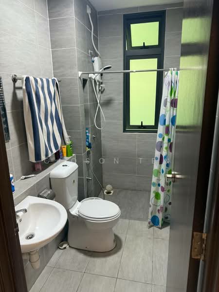 Service Residence for Sale at 8Scape Residence @ Sutera - Gloson Ten - Bathroom - PropertyGuru.com.my