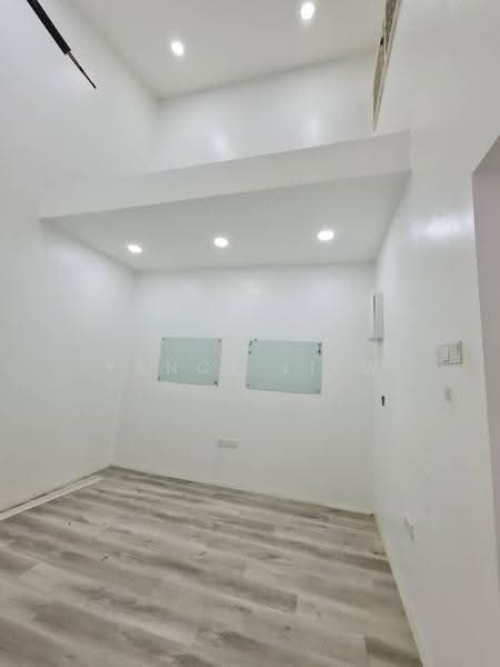 Rumah Teres 3-Tingkat untuk Dijual di Taman Bukit Serdang (Seri Kembangan) - Yance Liew - PropertyGuru.com.my