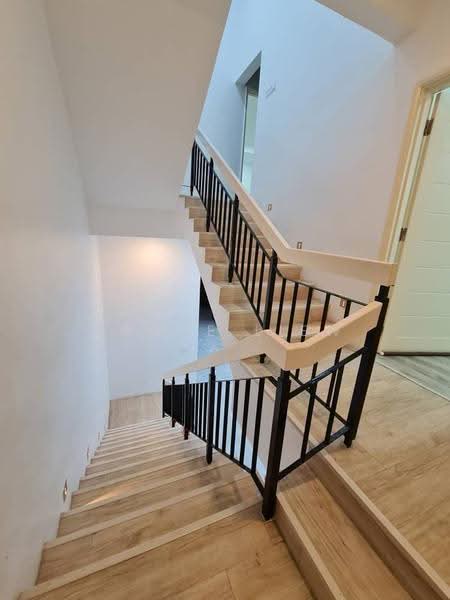 Rumah Teres 3-Tingkat untuk Dijual di Taman Bukit Serdang (Seri Kembangan) - Yance Liew - PropertyGuru.com.my