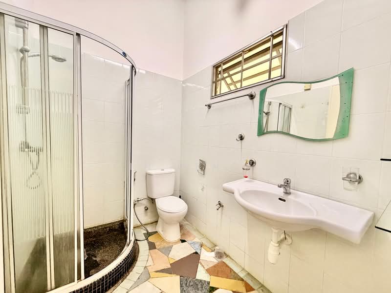 Rumah Teres 1.5 Tingkat untuk Dijual di Taman Tun Dr Ismail (Kuala Lumpur) - Yin Peng . - Bathroom - PropertyGuru.com.my