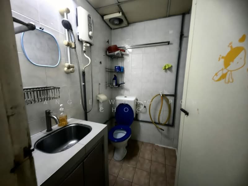 2.5-storey Terraced House for Sale in Bandar Baru Sri Petaling (Sri Petaling) - Angie Wong Poh Choo - Bathroom - PropertyGuru.com.my
