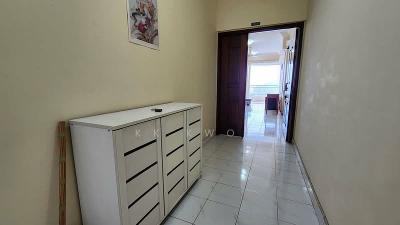 Condominium for Sale at Gurney Park Condominium - KK Kwok - Corridor - PropertyGuru.com.my