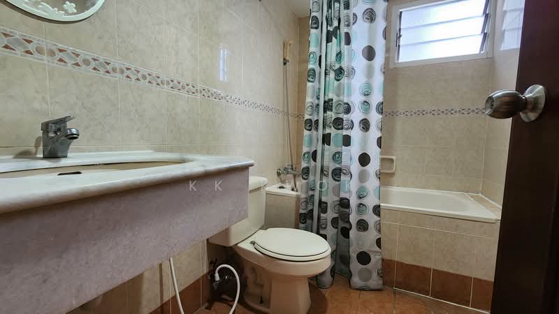 Condominium for Sale at Gurney Park Condominium - KK Kwok - Bathroom - PropertyGuru.com.my