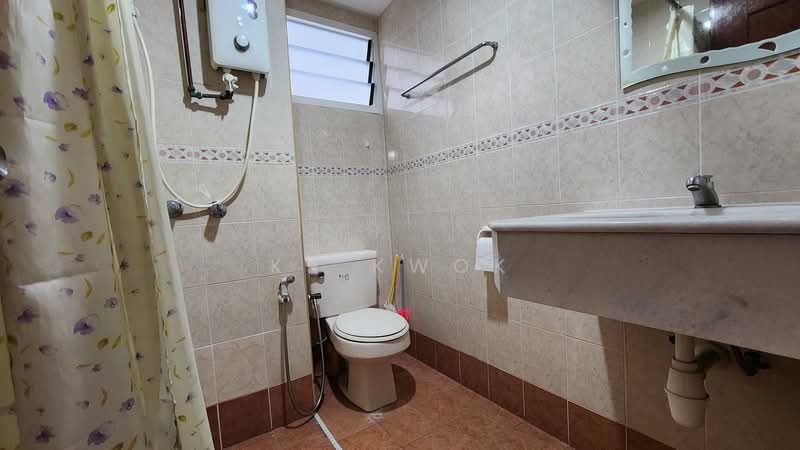 Condominium for Sale at Gurney Park Condominium - KK Kwok - Bathroom - PropertyGuru.com.my