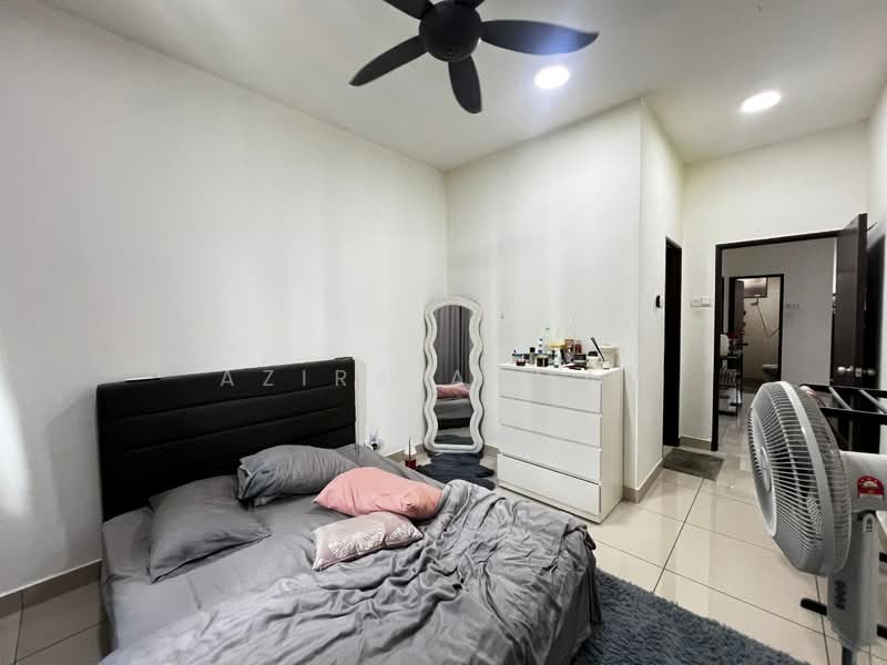 Kondominium untuk Dijual di Residensi Zamrud - Azira Ahmad - Bedroom - PropertyGuru.com.my