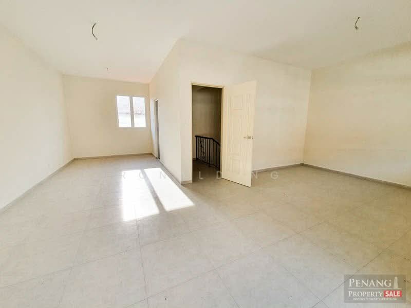 Rumah Teres 3 Tingkat untuk Dijual di Bandar Baru Sungai Air Putih (Balik Pulau) - Ronald Ng - Living Room - PropertyGuru.com.my