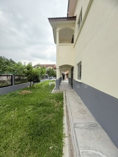 Rumah Teres untuk Dijual di Bandar Putra Permai (Seri Kembangan) - Ken Leong - Exterior - PropertyGuru.com.my