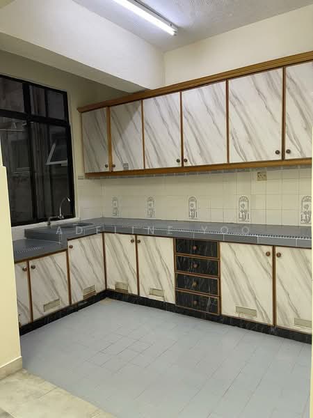 Pangsapuri untuk Dijual di Subang Perdana Goodyear Court 8 - Adeline Yoo - Kitchen - PropertyGuru.com.my