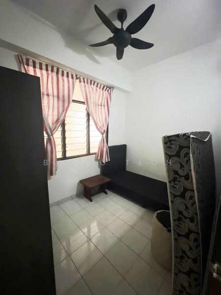 Rumah Flat untuk Disewa di Taman Jubilee Phase 1 - Bosco Teoh - Bedroom - PropertyGuru.com.my