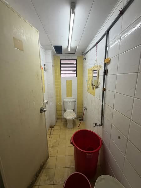 Shop for Rent in Dataran Sunway (Kota Damansara) - Tyson Tan - Bathroom - PropertyGuru.com.my