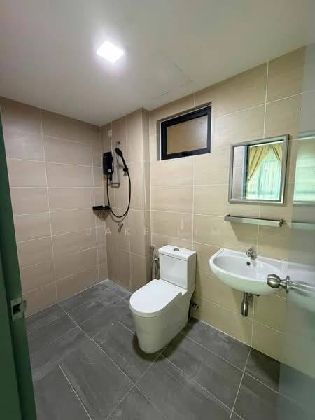 Servis Apartment untuk Disewa di Parkland Residence - Jake Lim - Bathroom - PropertyGuru.com.my