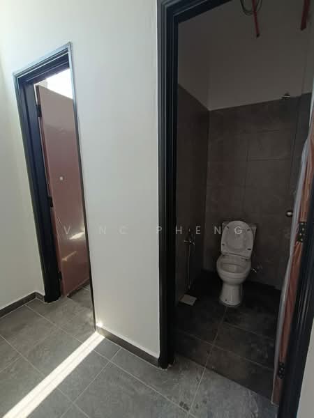 Warehouse for Rent in Ayer Keroh (Melaka) - Vinc Pheng - Bathroom - PropertyGuru.com.my