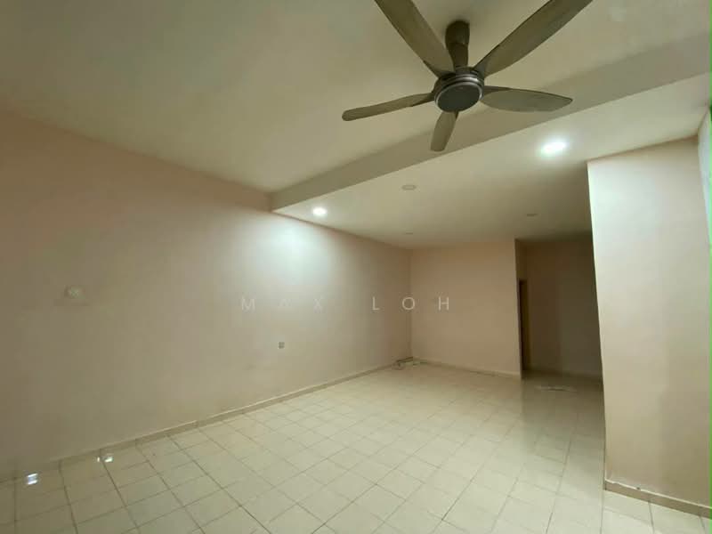 Rumah Teres 2 Tingkat untuk Dijual di Taman Pulai Utama (Skudai) - Max Loh - Living Room - PropertyGuru.com.my