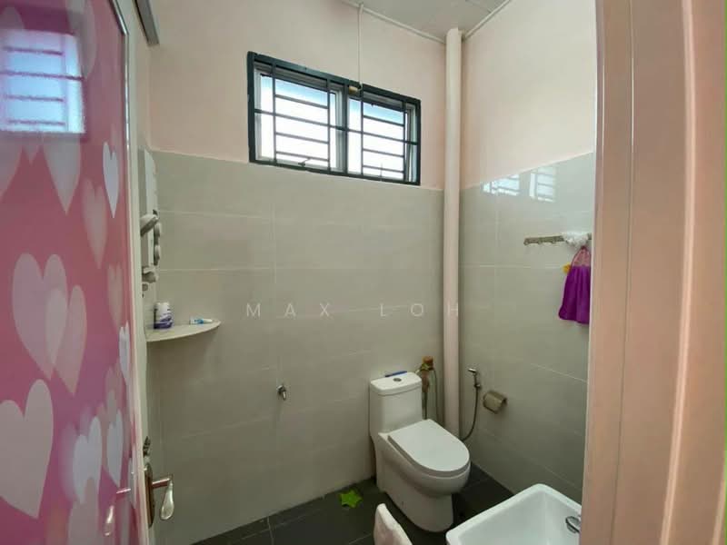 Rumah Teres 2 Tingkat untuk Dijual di Taman Pulai Utama (Skudai) - Max Loh - Bathroom - PropertyGuru.com.my