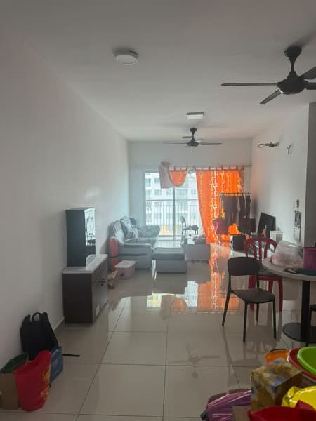 Kondominium untuk Disewa di The Holmes 1 - Eva Yap - Living Room - PropertyGuru.com.my