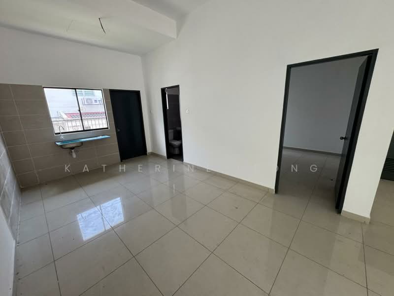 Semi-Detached House for Sale in Taman Scientex Rawang (Rawang) - Katherine Leong - Kitchen - PropertyGuru.com.my